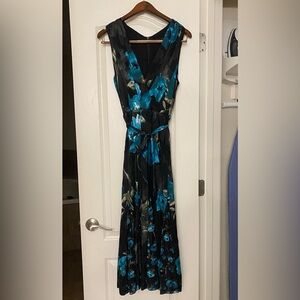 White House Black Market Womens Maxi Dress Size 10P 10 Black & Blue Floral Print